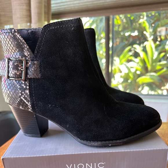 Vionic booties - Picture 9 of 9